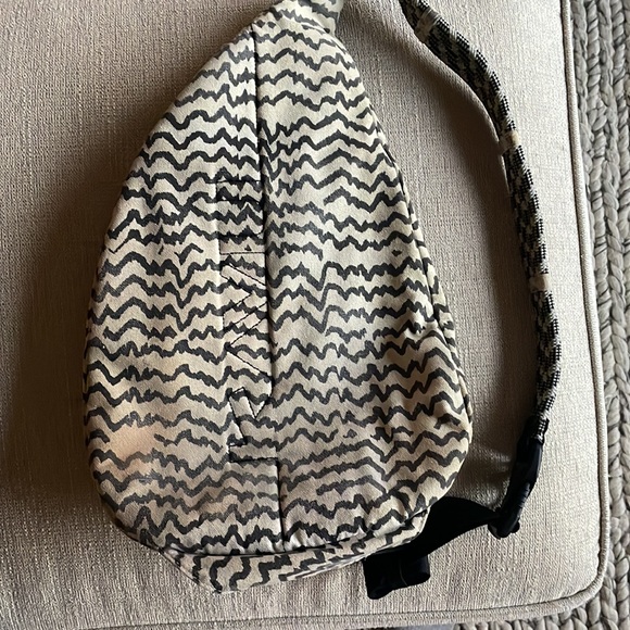 Kavu cross body bag - Picture 2 of 9